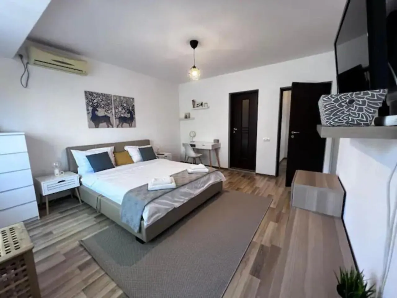 Villa Vila Luminoasa Cu Curte Privata Bucharest
