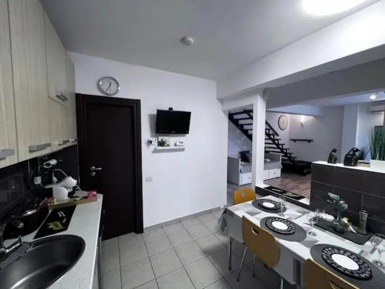Vila Luminoasa Cu Curte Privata Bucharest Romania