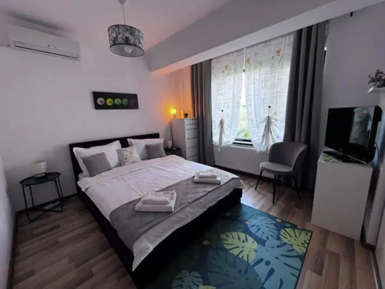 Vila Luminoasa Cu Curte Privata Boekarest 0*,  Roemenië