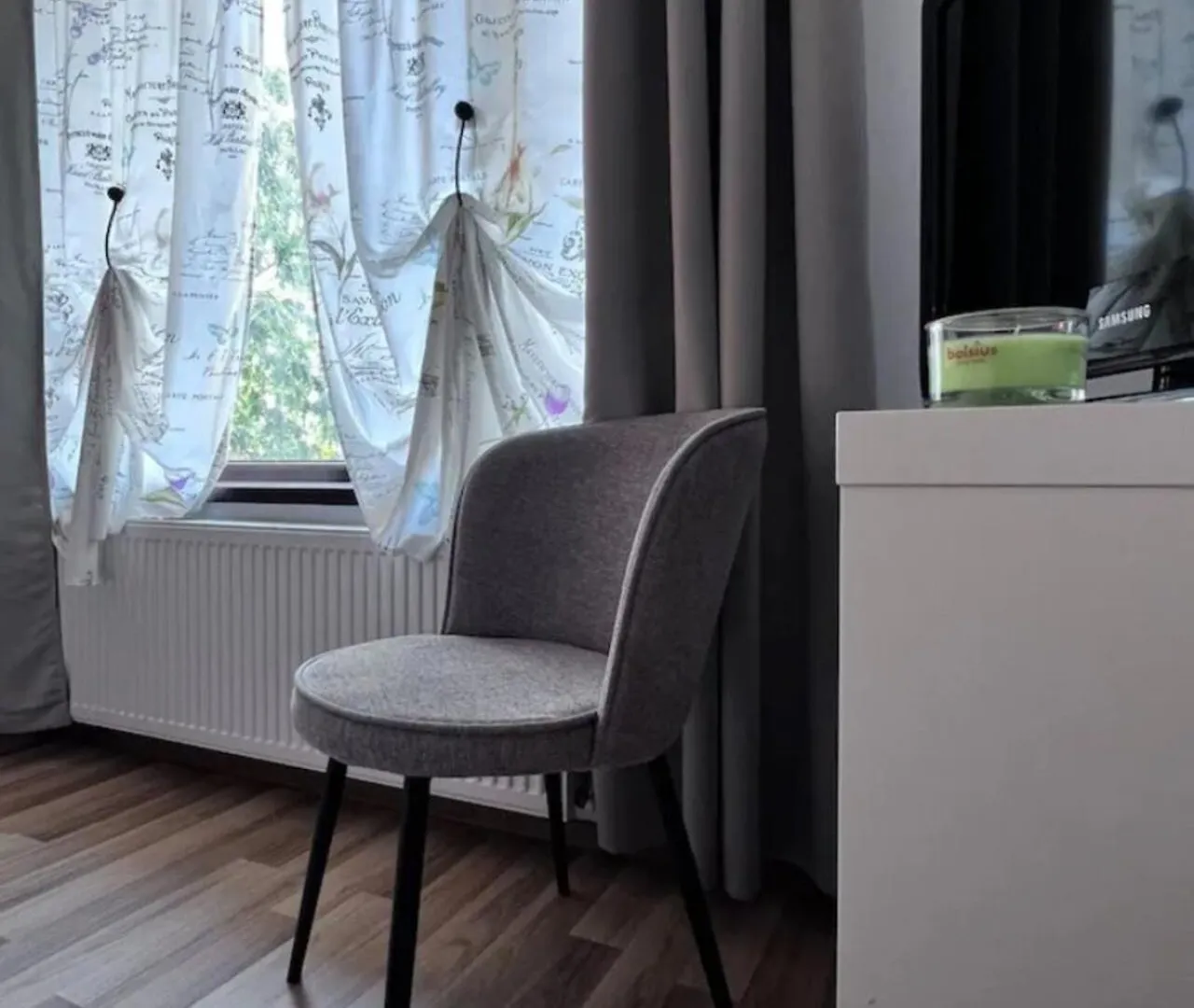Vila Luminoasa Cu Curte Privata Boekarest