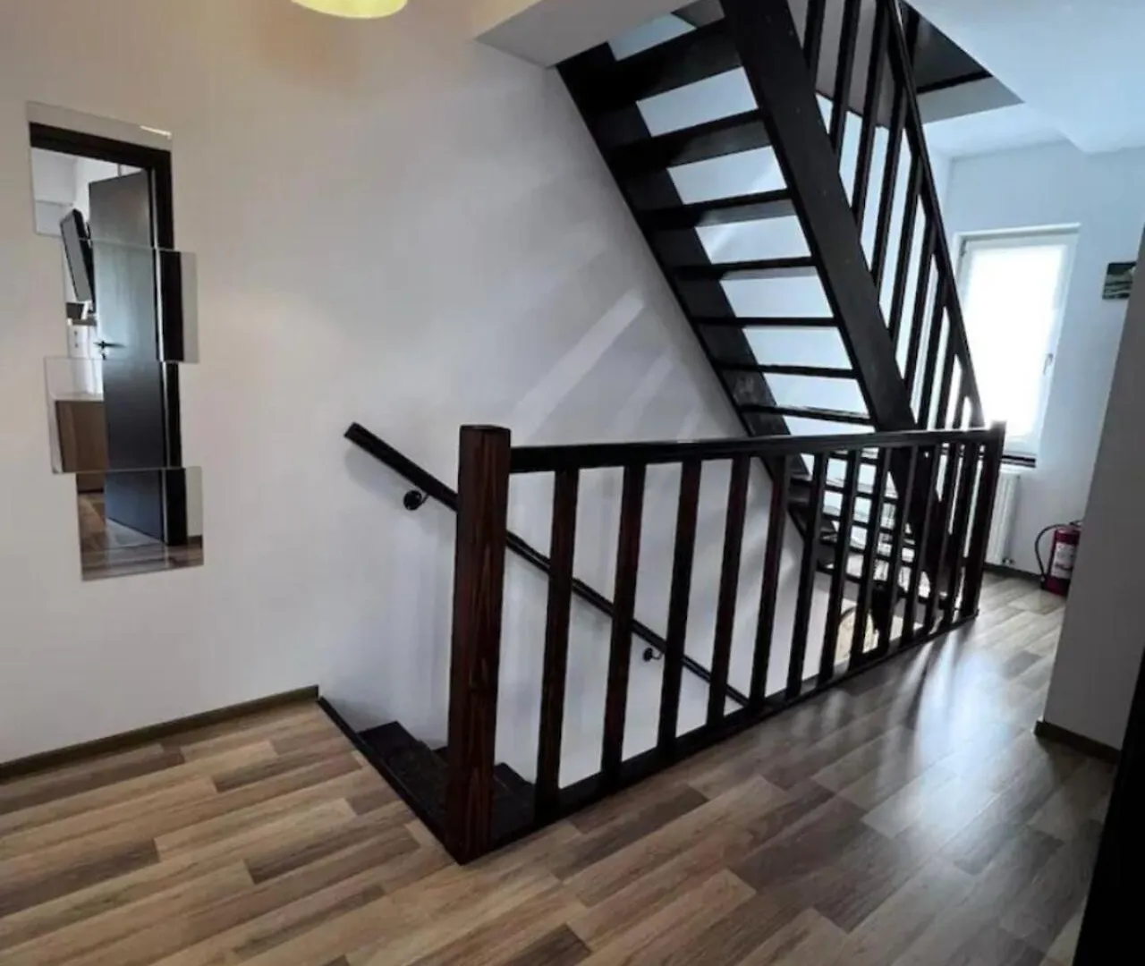 Villa Vila Luminoasa Cu Curte Privata Boekarest Roemenië